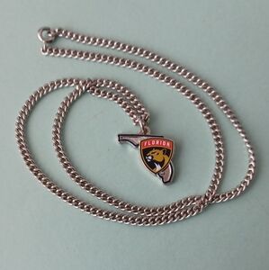 NHL/AMINCO FLORIDA PANTHERS STATE-SHAPED SILVERTONE PENDANT NECKLACE 18"
